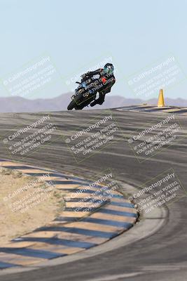 media/Dec-01-2025-Moto Forza (Mon) [[2daa91e15f]]/2-Intermediate Group/Session 2 (Turns 9 and 10)/